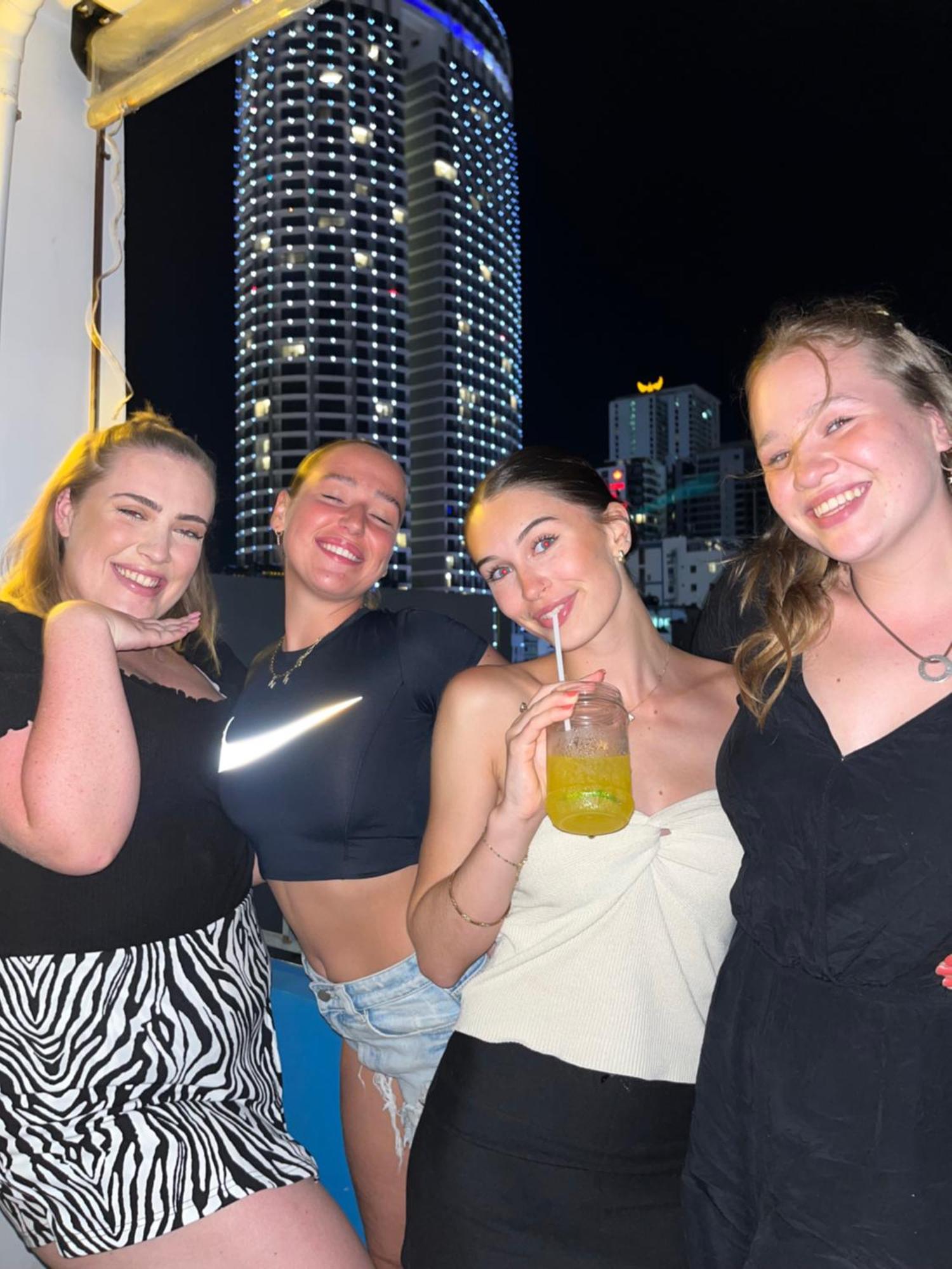 Bondi Backpackers Nhatrang Nha Trang Bagian luar foto