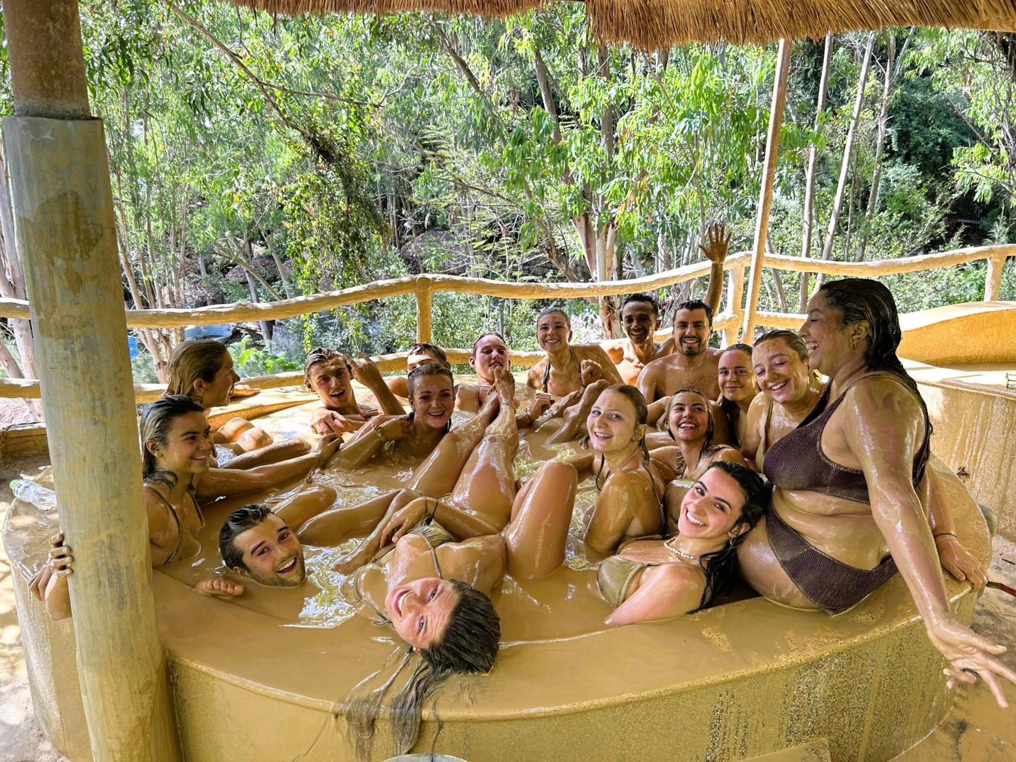 Bondi Backpackers Nhatrang Nha Trang Bagian luar foto